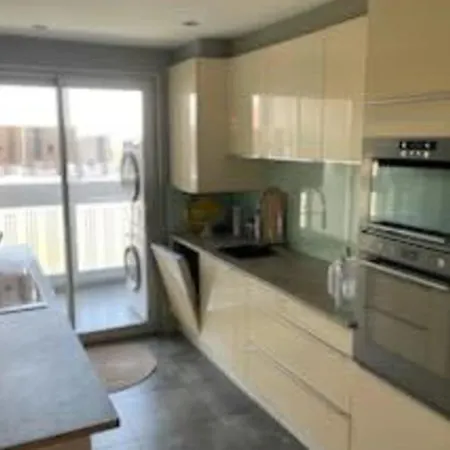 公寓 Renovated - 2 Bedrooms With Balcony 昂蒂布